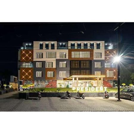 Hotel Shivay President Ujjain Bagian luar foto