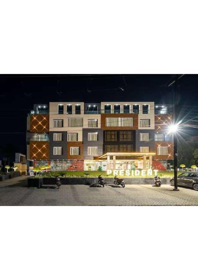 Hotel Shivay President Ujjain Bagian luar foto