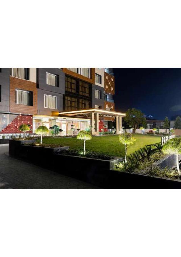 Hotel Shivay President Ujjain Bagian luar foto