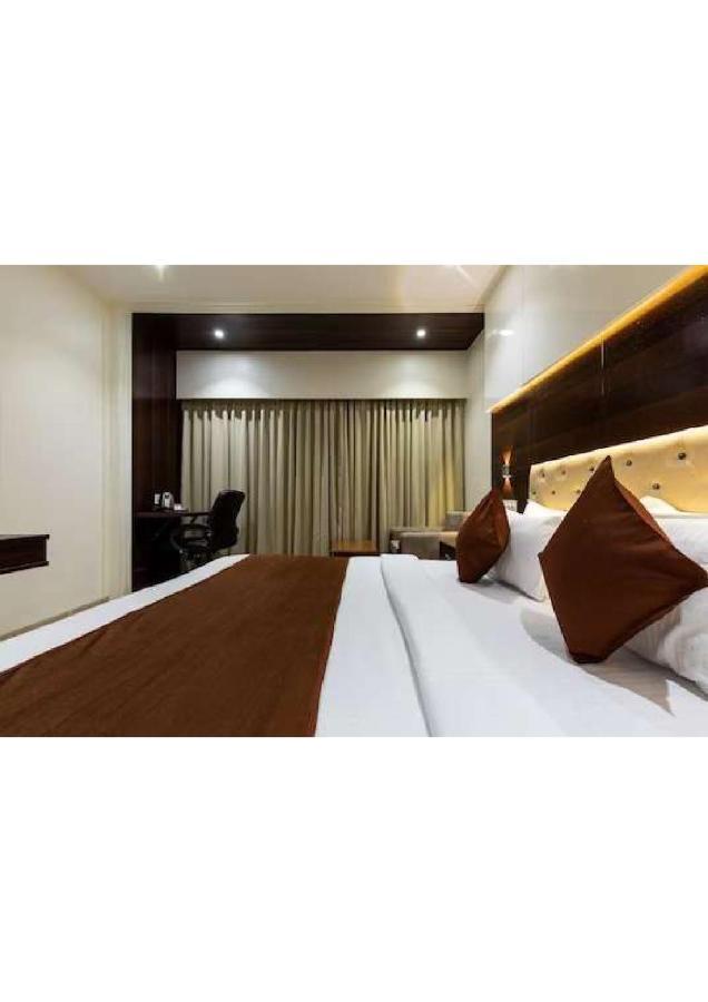 Hotel Shivay President Ujjain Bagian luar foto